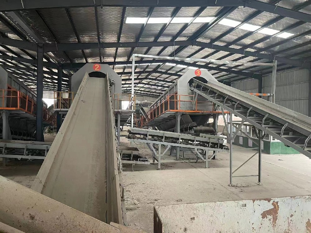 河南大型時處理600噸陳腐垃圾篩分處理生產線